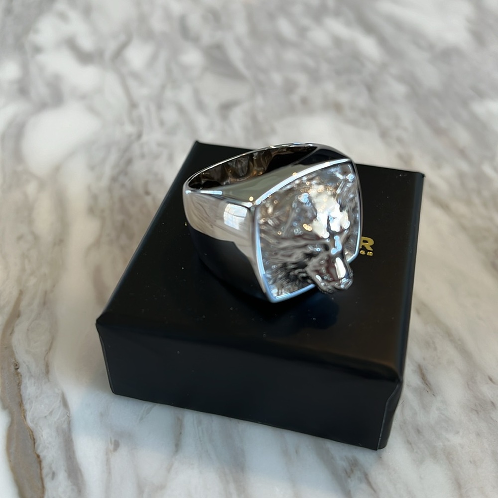 ERINFADER LONE WOLF RING - Picture 3 of 5